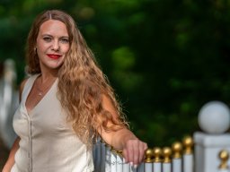 Sandra A Illenau